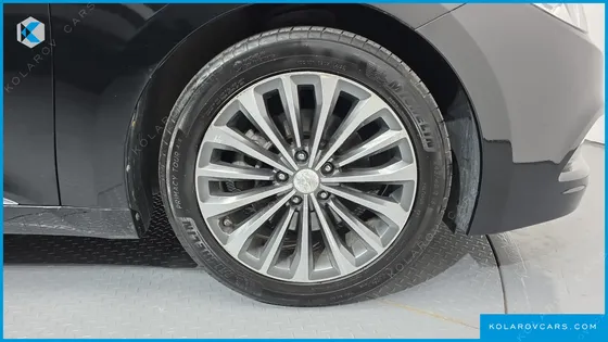 HYUNDAI GRANDEUR HG300 PREMIUM