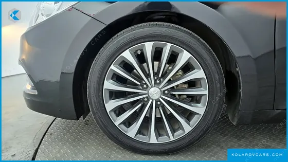 HYUNDAI GRANDEUR HG300 PREMIUM