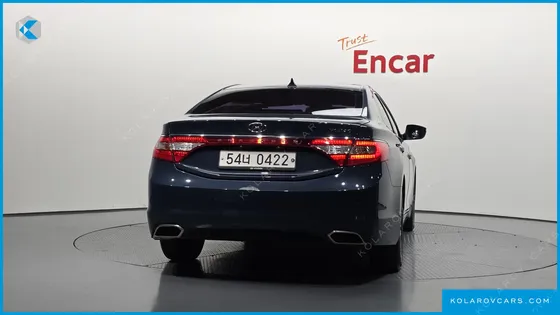 HYUNDAI GRANDEUR HG240 MODERN
