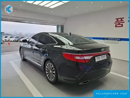 HYUNDAI GRANDEUR HG240 MODERN