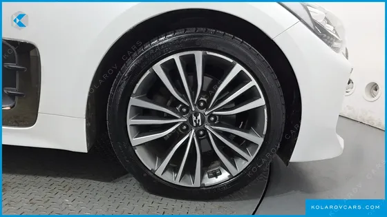 KIA STINGER 2.2 DIESEL 2WD