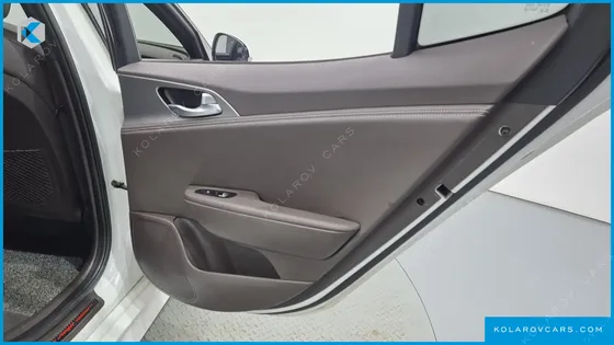 KIA STINGER 2.2 DIESEL 2WD