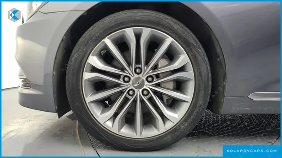 HYUNDAI GENESIS G330 MODERN AWD