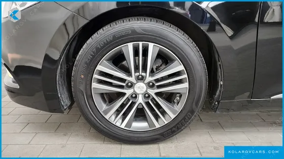 HYUNDAI GRANDEUR HG240 MODERN
