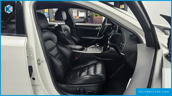 KIA STINGER 3.3 TURBO 2WD