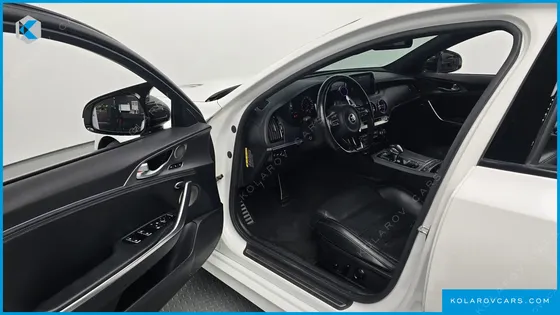 KIA STINGER 3.3 TURBO 2WD