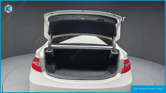 HYUNDAI GRANDEUR HG240 MODERN