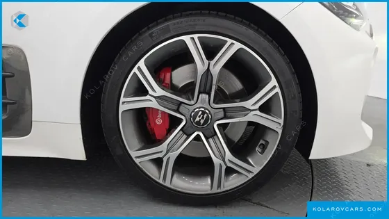 KIA STINGER 2.0 TURBO 2WD