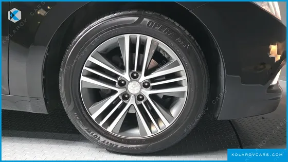 HYUNDAI GRANDEUR HG240 MODERN