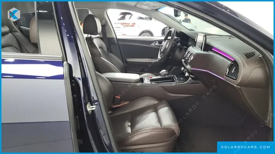 KIA STINGER 2.0 TURBO 2WD
