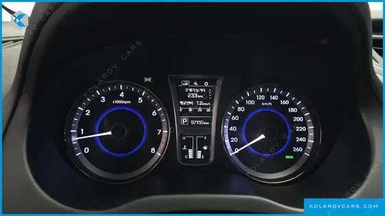 HYUNDAI GRANDEUR HG240 MODERN