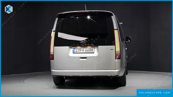 HYUNDAI STARIA 4WD LOUNGE 7-SEATER