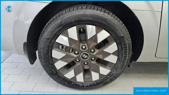HYUNDAI STARIA 4WD LOUNGE 7-SEATER