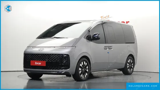 HYUNDAI STARIA 4WD LOUNGE 9-SEATER