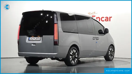 HYUNDAI STARIA 4WD LOUNGE 9-SEATER