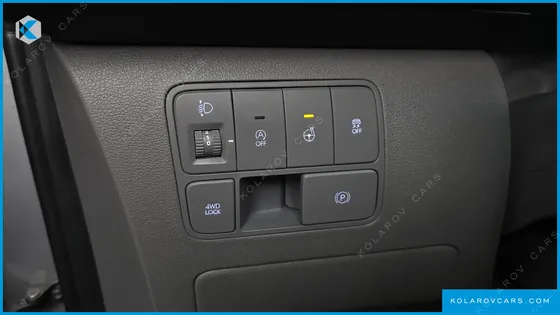 HYUNDAI STARIA 4WD LOUNGE 9-SEATER