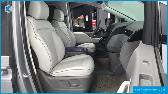 HYUNDAI STARIA 4WD LOUNGE 9-SEATER