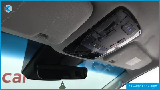 HYUNDAI STARIA 4WD LOUNGE 9-SEATER