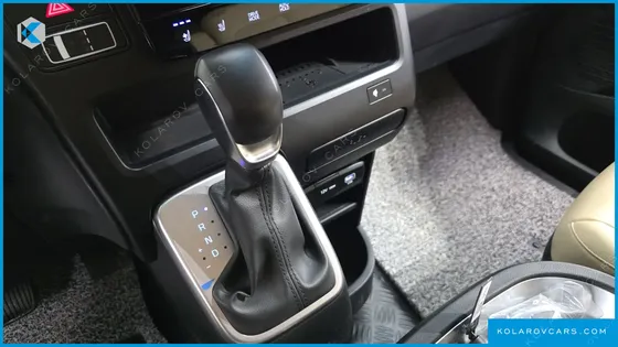 HYUNDAI STARIA HEV 1.6 CARGO 5-SEATER
