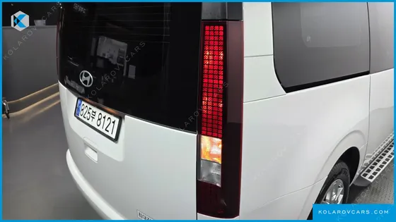 HYUNDAI STARIA HEV 1.6 CARGO 5-SEATER