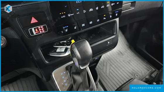 HYUNDAI STARIA TOURER 9-SEATER