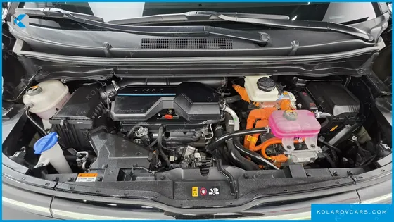HYUNDAI STARIA HEV 1.6 LOUNGE 7-SEATER