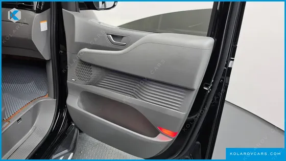 HYUNDAI STARIA HEV 1.6 LOUNGE 7-SEATER