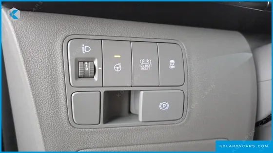 HYUNDAI STARIA HEV 1.6 LOUNGE 7-SEATER