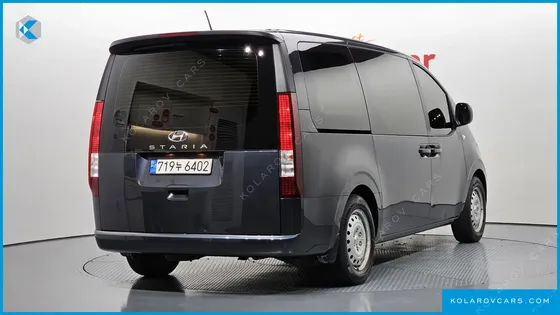 HYUNDAI STARIA TOURER 11-SEATER