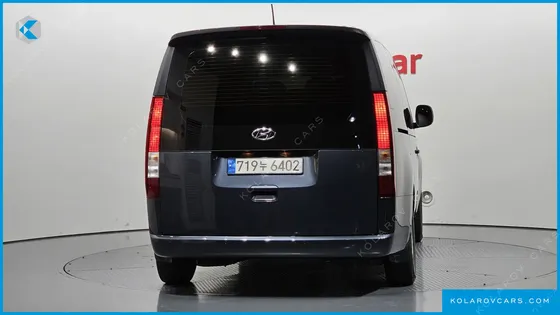 HYUNDAI STARIA TOURER 11-SEATER