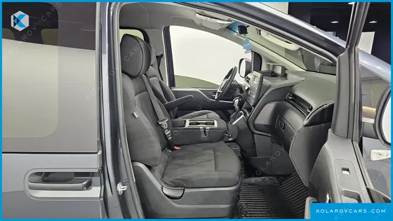 HYUNDAI STARIA TOURER 11-SEATER