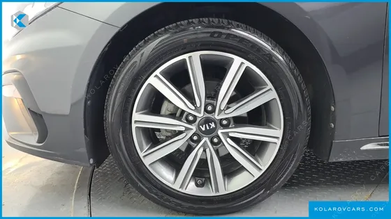 KIA K5 2.0 LPI RENTAL CAR