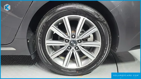 KIA K5 2.0 LPI RENTAL CAR
