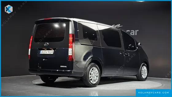 HYUNDAI STARIA CARGO 5-SEATER