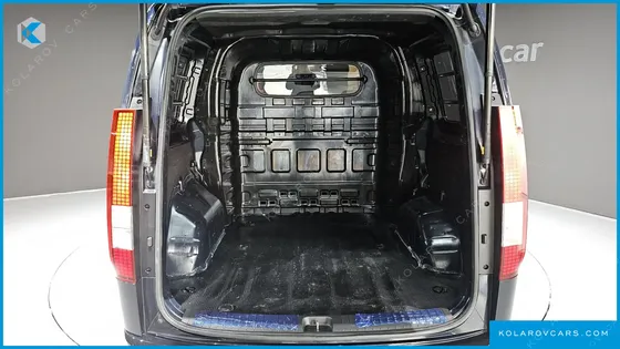 HYUNDAI STARIA CARGO 5-SEATER