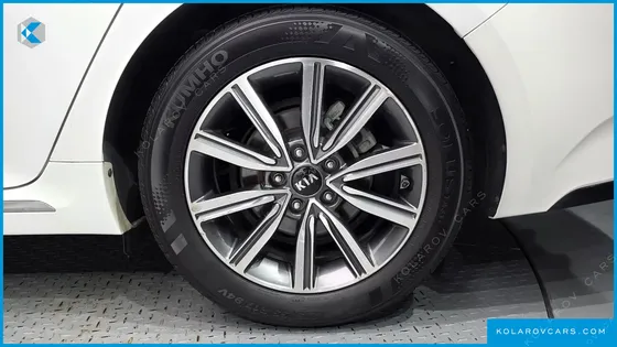 KIA K5 2.0 LPI RENTAL CAR