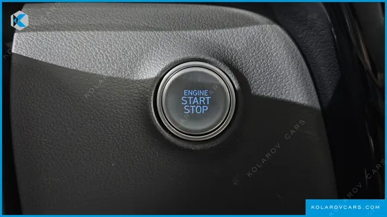 HYUNDAI STARIA 4WD LOUNGE 7-SEATER