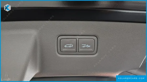 HYUNDAI STARIA 4WD LOUNGE 7-SEATER