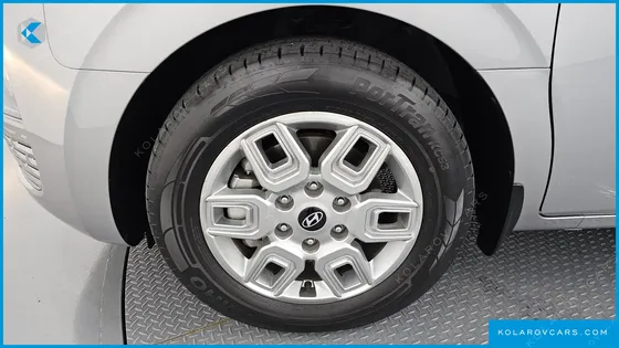HYUNDAI STARIA 4WD TOURER 11-SEATER