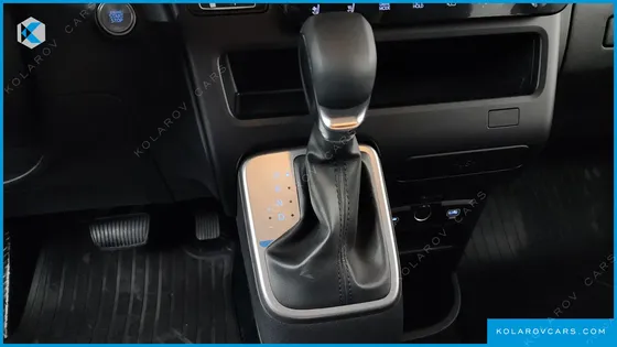 HYUNDAI STARIA HEV 1.6 CARGO 5-SEATER