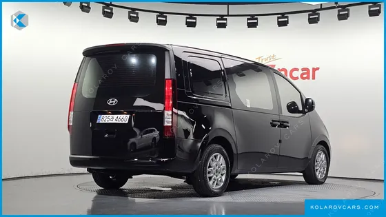 HYUNDAI STARIA CARGO 5-SEATER