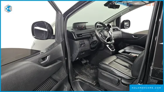 HYUNDAI STARIA CARGO 5-SEATER