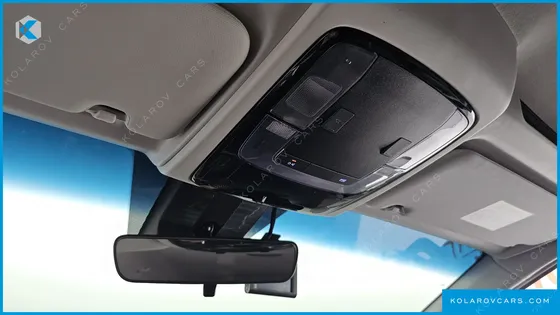 HYUNDAI STARIA CARGO 5-SEATER