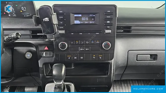 HYUNDAI STARIA CARGO 5-SEATER