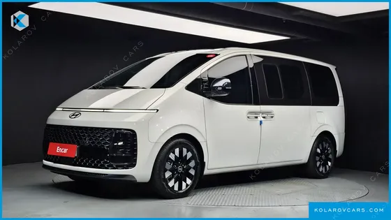 HYUNDAI STARIA 4WD LOUNGE 9-SEATER