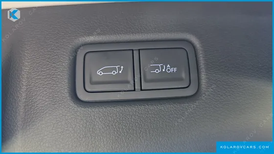 HYUNDAI STARIA 4WD LOUNGE 9-SEATER