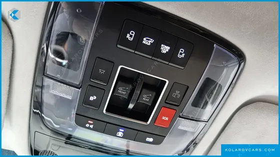 HYUNDAI STARIA 4WD LOUNGE 9-SEATER
