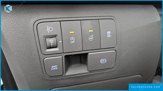 HYUNDAI STARIA 4WD LOUNGE 9-SEATER