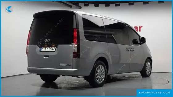 HYUNDAI STARIA CARGO 5-SEATER