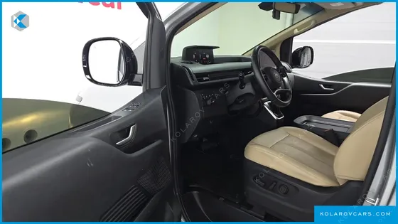 HYUNDAI STARIA CARGO 5-SEATER